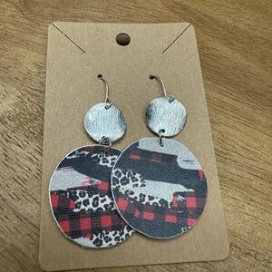 5/$10‎ Red and Black Plaid Dangle Earrings